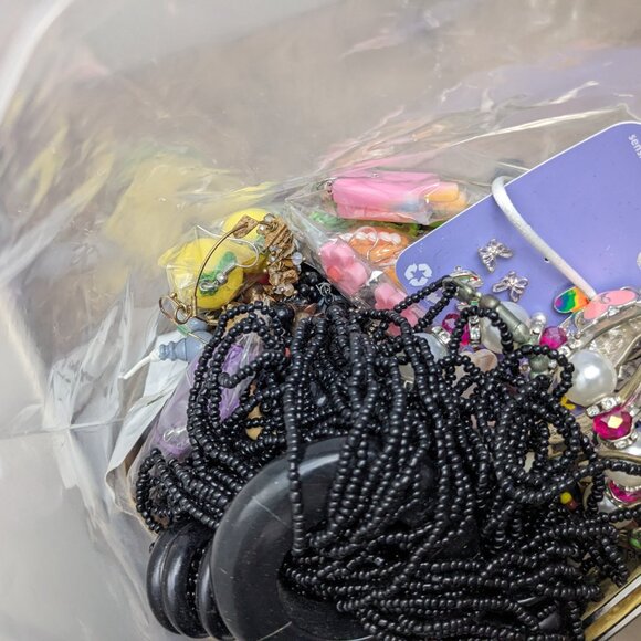 Jewelry Lot 4+ lbs 1148 Wearable Sellable Mystery Lot Free Shipping - Picture 2 of 7